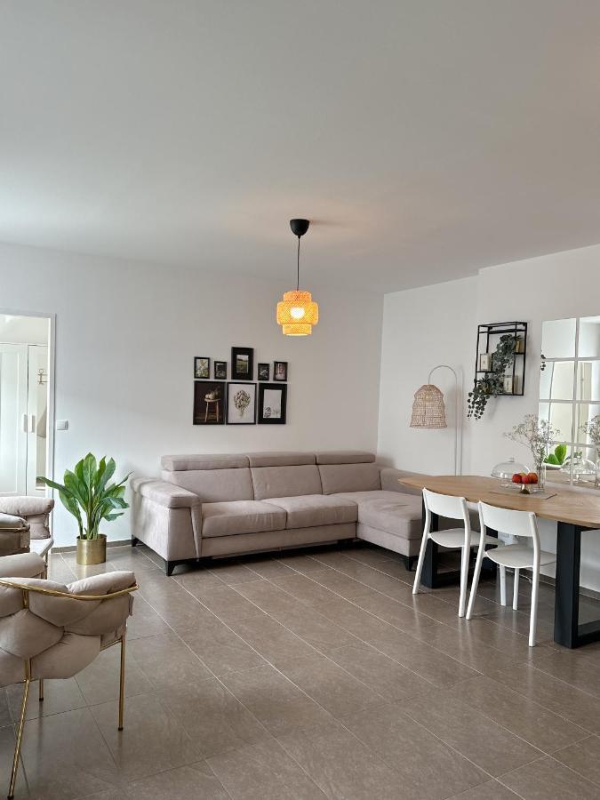 Modernes Haus Naehe Parndorf Daire Bruck-Leitha Dış mekan fotoğraf